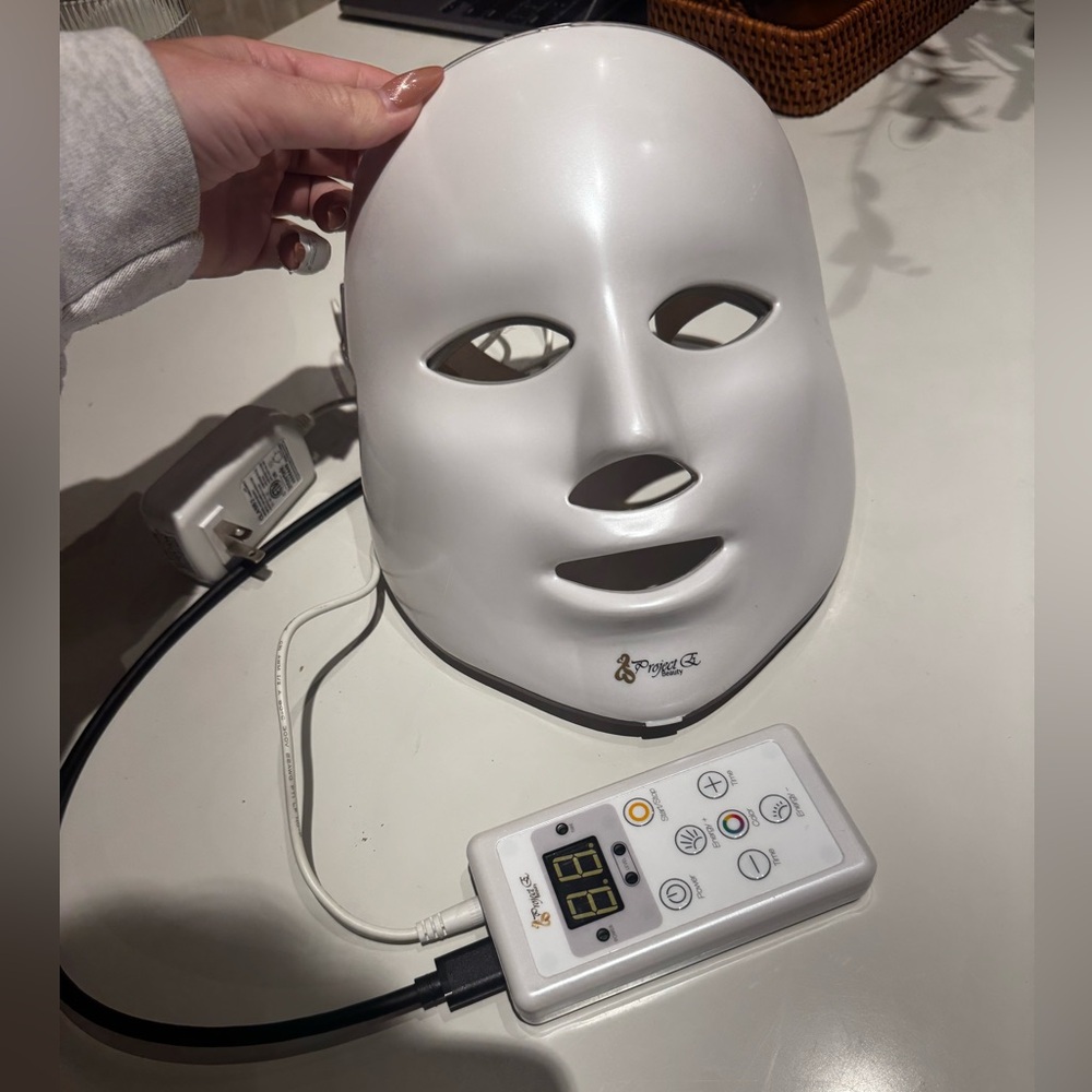 Project E Beauty LED Light Therapy Face Mask - 7 Color + Remote